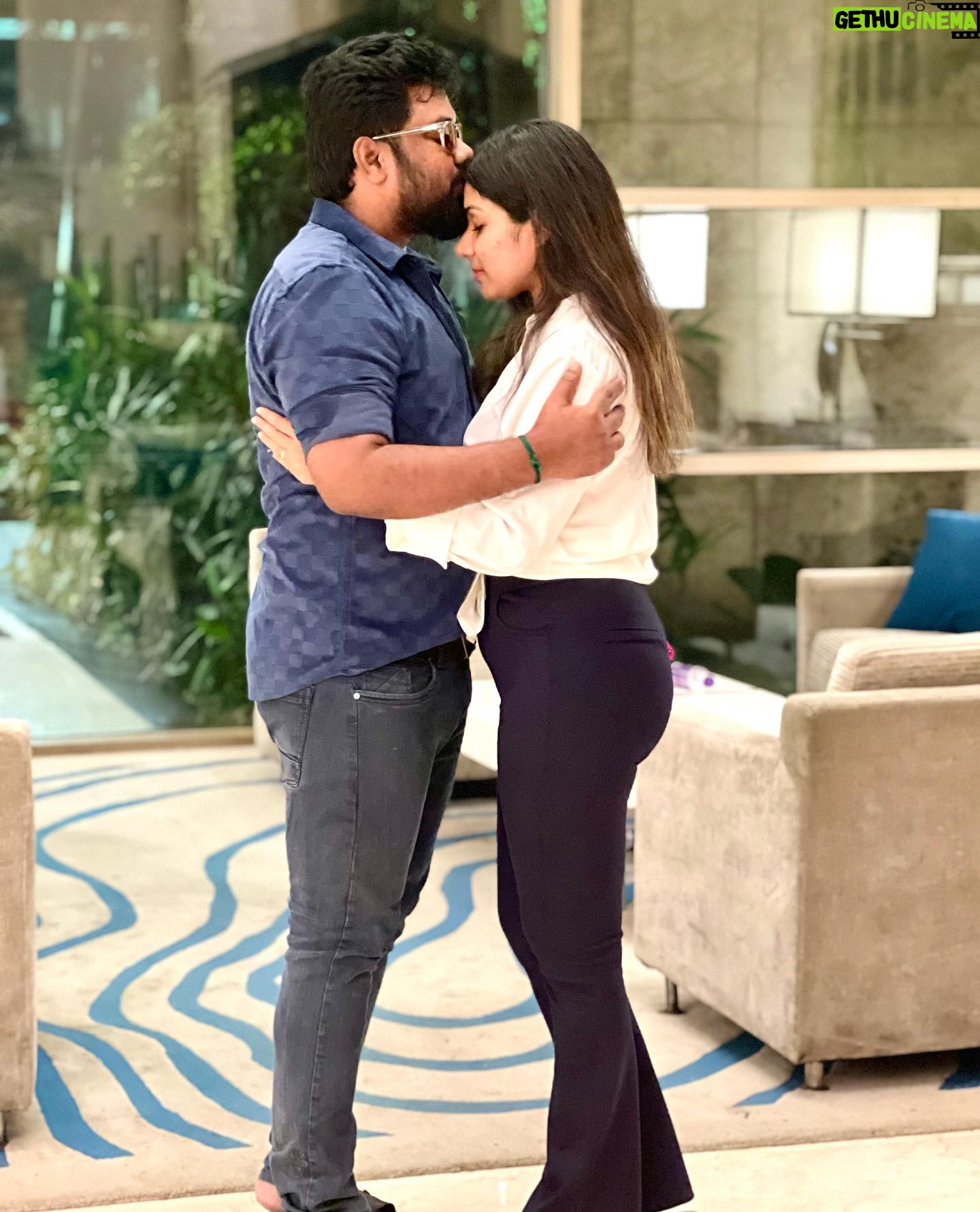 Satna Titus - 1.5K Likes - Wishing u a Sparkling New Year filled with Love Joy & Success..♥️♥️😍 Happy 2024💥💥 #newyear2024 #newyearvibes #spreadlove #newbeginnings #newyearseve #happyfamily #newyearcelebration