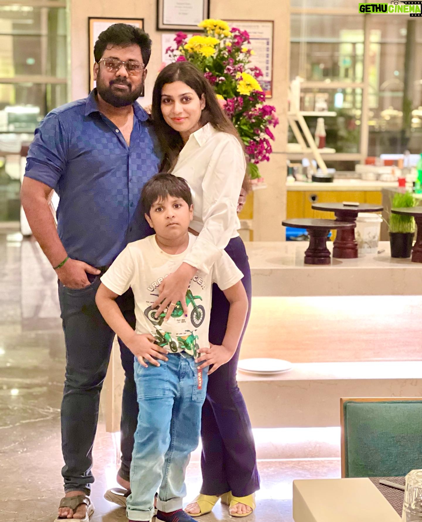 Satna Titus - 1.5K Likes - Wishing u a Sparkling New Year filled with Love Joy & Success..♥️♥️😍 Happy 2024💥💥 #newyear2024 #newyearvibes #spreadlove #newbeginnings #newyearseve #happyfamily #newyearcelebration