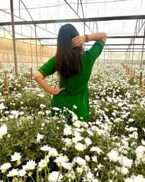 Satna Titus Instagram - Poo Pookum Osai, Athai Ketka than Aasai..!!🕊️💚😍

#peacefullife #naturelovers #gogreen #happyme