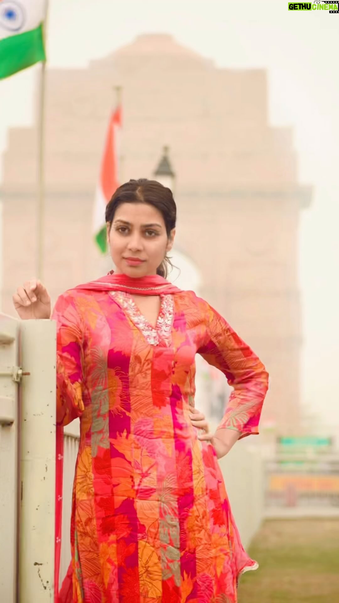 Satna Titus - 1K Likes - P.I.N.K 💖😍🌟🕊
