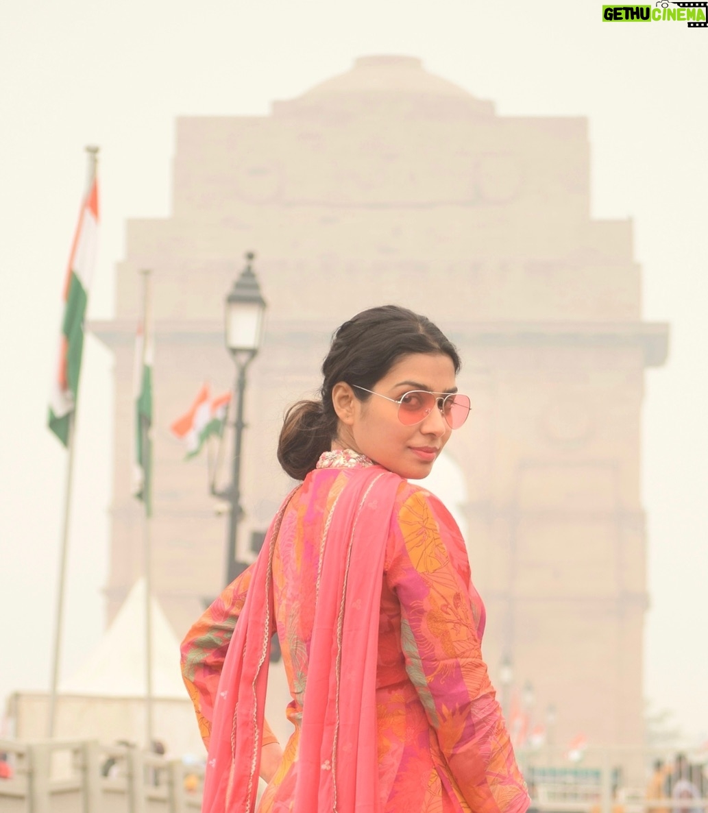 Satna Titus - 1K Likes - On this same day in 1931 India Gate was opened.😊 It stands as a timeless salute to the spirit of freedom.🤷♀️✌️✨
#indiagate #indiagateday #delhi #delhidiaries #heritage #exploredelhi