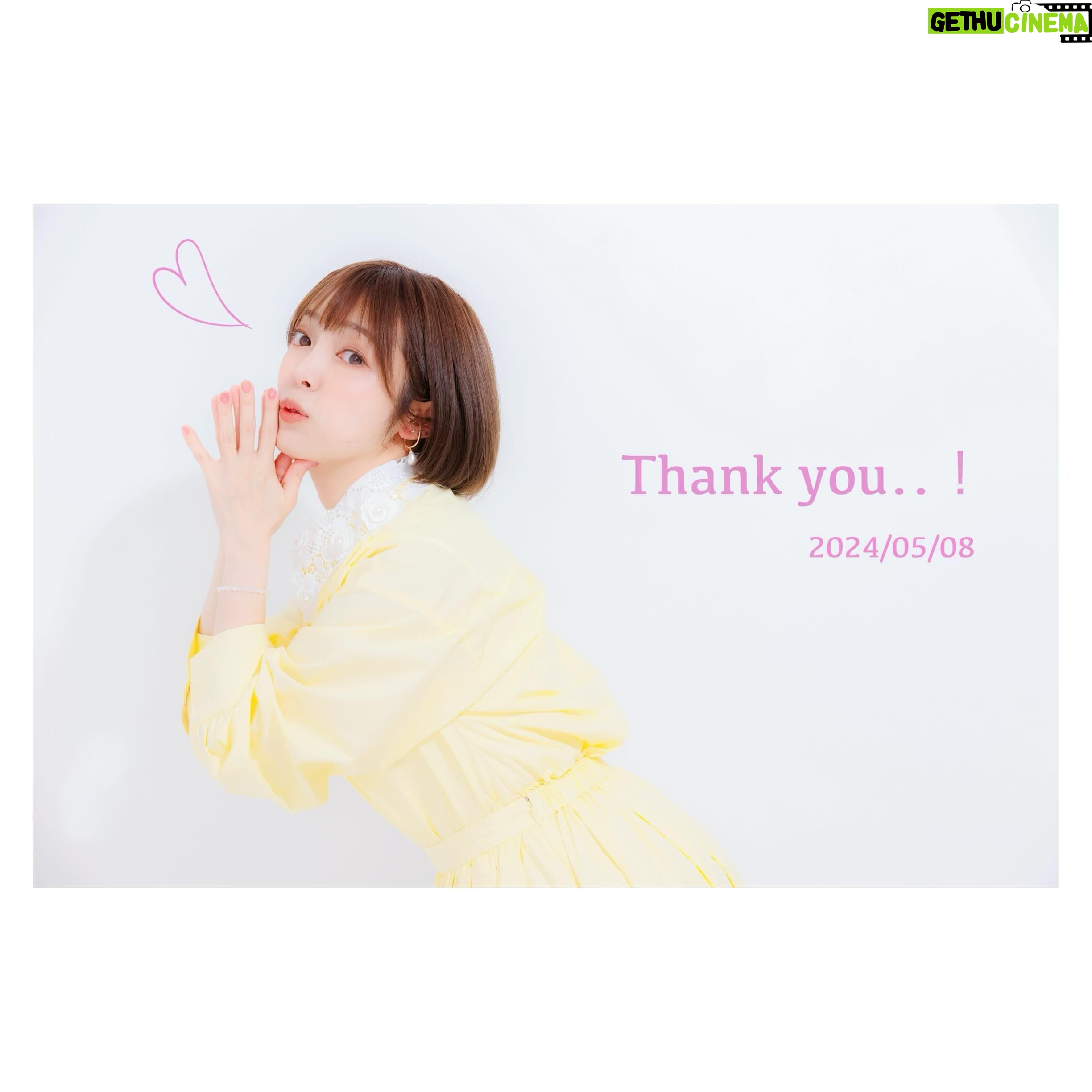 Satomi Sato - 3 Likes - *
*
*
*
お誕生日を迎えました🎂
毎年言っていることですが
いつも支えてくれる大好きな家族や友人
お仕事でお世話になっている方々
そしてファンの皆様への感謝の思いを馳せるのが
私のお誕生日恒例の過ごし方になりました。
皆様、いつもありがとうございます!
いつも変わらず応援してくれる人たちがいるって思えるから
胸を張っていられるし、頑張れることがたくさんあるのです。
本当に、本当に、ありがとうー!!!
ファンのみんなは私の誇りです✨✨
*
*
そんな皆様のお陰で、今日も元気に目覚めて
新たな幕が上がりました⸌◦̈⃝⸍わーい
順位が付けられないくらい
どれもこれも「楽しい」と思えることがある日々。
大変もヤバイも気付けば「楽しい!」に変換されている日々。
どうやら私の周りには
たくさんのハッピーが溢れているみたいですよ。
皆様にお裾分けする準備はできているからね。
あまり大人を舐めない方がいい。
深夜にあみじゃがを食べた、この、大人な、私をね😎ククク…
*
*
そんなこんなで、またひとつ歳を重ねたから
周りのことを、繊細な気持ちで汲み取れるようになりたくて。
自分には、わくわくすることに大胆に生きる場面も肯定できるようになりたくて。
そして、何より
想いを芝居にのせて
皆様の日々を彩れる役者でありたいです。
そんな風になれるかどうか
これからの1年、見守っていてくださいね🌷
*
*
*
*
#お誕生日
#happybirthday
#ありがとう
#大好き
#がんばる
#thankyou
#🌷
#🎂
#最近
#あみじゃが
#好きすぎる
#佐藤聡美