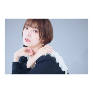 Satomi Sato Instagram - *
*
*
*

オフショット📷

先日ブログにも載せましたが、こちらにも。

新しくInstagramのアイコンにした写真は
ここに載せているピンクの服にするか黒の服にするか
直前まで迷いに迷って、仲良しさんたちに色々聞いた結果
「あんまりイメージないから逆に新鮮かも！」ということで
黒になりました🖤

繊細なレースが可愛くて、お気に入りのお洋服。

今回は、大好きで信頼しているカメラマンの江藤はんなさんと
メイクの大庭由美恵さんに素敵に仕上げて頂いたのです✨✨

大好きなお2人のパワーのお陰で、めちゃくちゃ盛れたのよ🥹
選ばれし1枚しかお見せできないのは悲しかったので
オフショットを載せることにしました。

みんな！見て！！盛れてるから！お願い！！！笑

*
*

ピンクのセーターは、可愛くて一目惚れ🩷
犬が可愛いんですよ。ふふふ。見てみて🐶
ピンクと白と水色という大好きな配色だったので
なんだか、ふにゃふにゃ嬉しそうな顔してますね。笑

*
*

自撮りも載せたろ！
この時は、すごく痩せてた気がする。

…今？今は、ほら、お菓子が美味しい季節でさ…🥲

*
*
*
#オフショット
#撮影 
#お洋服 もですが
#アクセサリー が
#お気に入り の子たちばかり
#💍 
#よかったら 
#注目してみてください 
#💎
#🐶
#🎀
#お察しの通り
#宣材写真 の
#オフショットも今度載せます
#📷 
#佐藤聡美