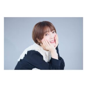 Satomi Sato Instagram - *
*
*
*

オフショット📷

先日ブログにも載せましたが、こちらにも。

新しくInstagramのアイコンにした写真は
ここに載せているピンクの服にするか黒の服にするか
直前まで迷いに迷って、仲良しさんたちに色々聞いた結果
「あんまりイメージないから逆に新鮮かも！」ということで
黒になりました🖤

繊細なレースが可愛くて、お気に入りのお洋服。

今回は、大好きで信頼しているカメラマンの江藤はんなさんと
メイクの大庭由美恵さんに素敵に仕上げて頂いたのです✨✨

大好きなお2人のパワーのお陰で、めちゃくちゃ盛れたのよ🥹
選ばれし1枚しかお見せできないのは悲しかったので
オフショットを載せることにしました。

みんな！見て！！盛れてるから！お願い！！！笑

*
*

ピンクのセーターは、可愛くて一目惚れ🩷
犬が可愛いんですよ。ふふふ。見てみて🐶
ピンクと白と水色という大好きな配色だったので
なんだか、ふにゃふにゃ嬉しそうな顔してますね。笑

*
*

自撮りも載せたろ！
この時は、すごく痩せてた気がする。

…今？今は、ほら、お菓子が美味しい季節でさ…🥲

*
*
*
#オフショット
#撮影 
#お洋服 もですが
#アクセサリー が
#お気に入り の子たちばかり
#💍 
#よかったら 
#注目してみてください 
#💎
#🐶
#🎀
#お察しの通り
#宣材写真 の
#オフショットも今度載せます
#📷 
#佐藤聡美