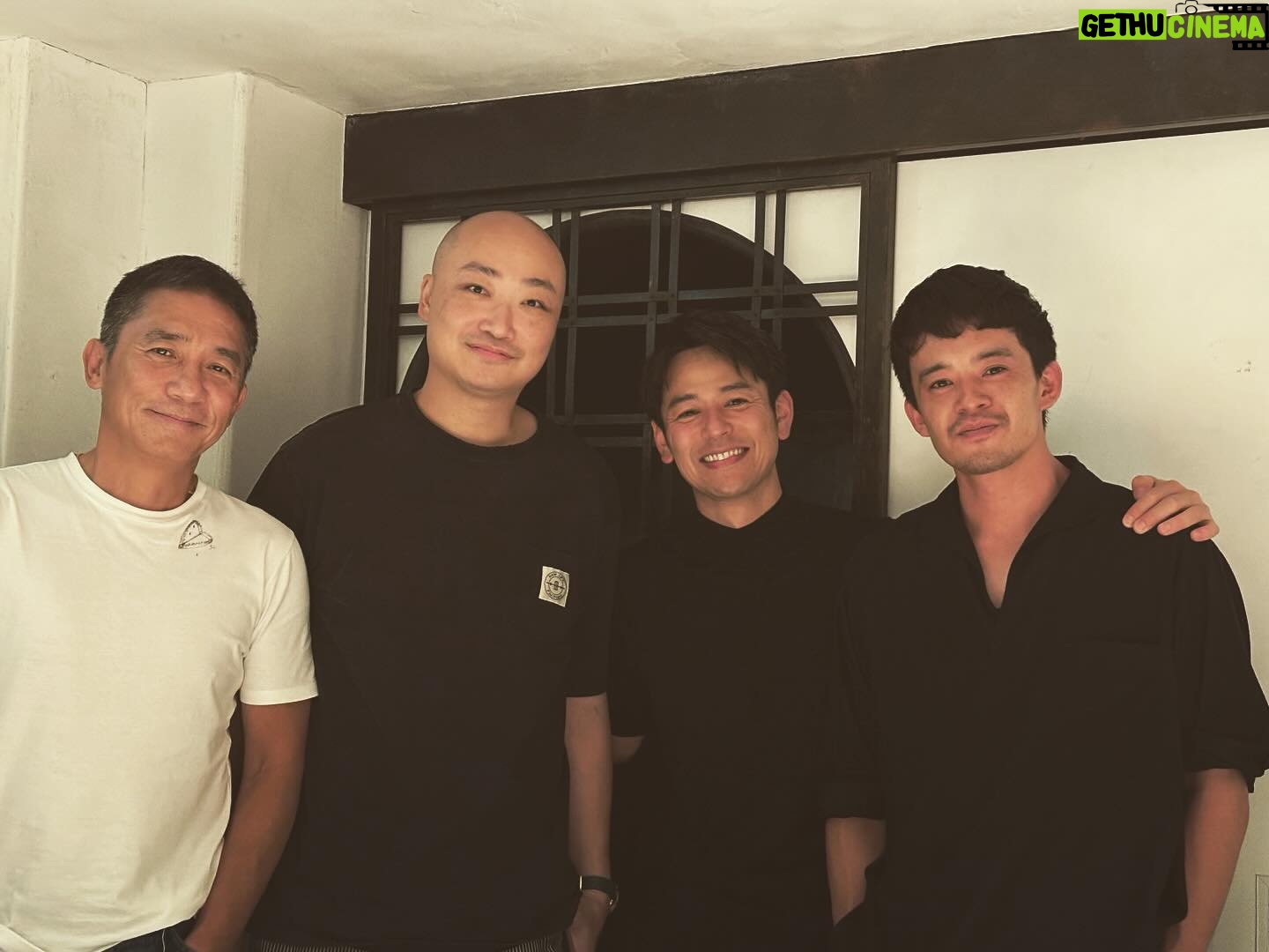 Satoshi Tsumabuki - 51.9K Likes - #reunion
憧れの人と可愛い弟と
Thanks Calvin!
#トニーレオン
#池松壮亮
#カルバンチェン
#tonyleung
#梁朝偉
#sousukeikematsu
#calvinchan
#壮亮だいぶ緊張してたな笑