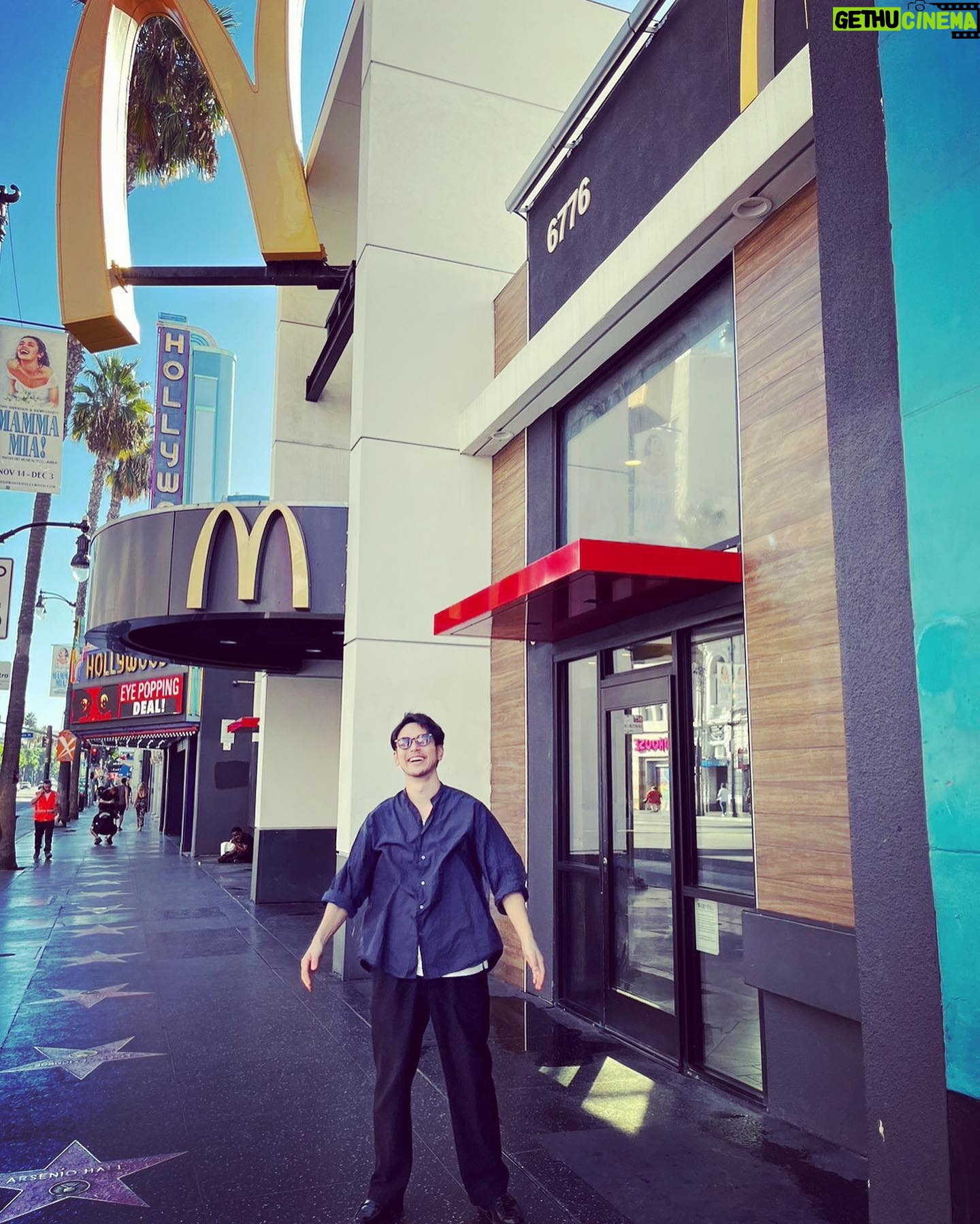 Satoshi Tsumabuki - 59.8K Likes - #mcdonalds
#夜マック店長、本場アメリカで朝マック食べる
Sausage Burrito美味しかった!
アメリカ限定なのかな?サルサソースとの相性抜群
#夜マック
#朝マック
#マクドナルド
#ロサンゼルス