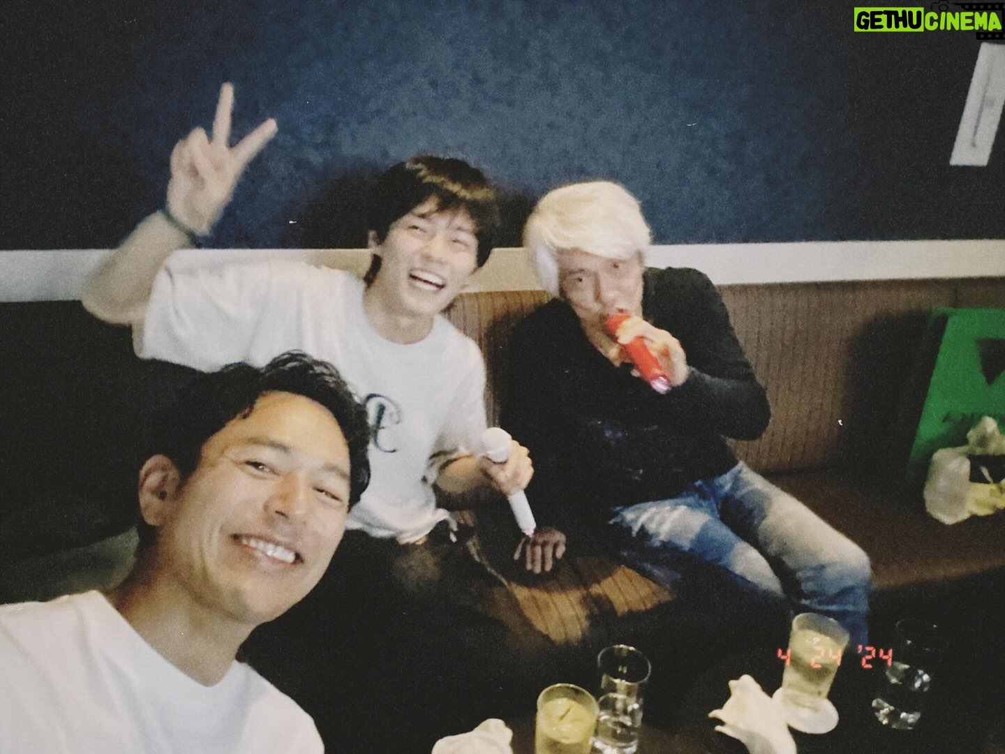 Satoshi Tsumabuki - 61.4K Likes - #誕生日
だいぶ遅れてしまったが、事務所の後輩、日向亘の20歳の誕生日のお祝いを浩市さんと
亘と初めて会った時はまだ中学生だったかな
あっという間に身長も抜かされてしまった
そんな亘とお酒が飲める日が来るなんて…
感慨深いなぁ
まだまだ始まったばかりの俳優人生をとことん楽しんでな
浩市さん、ありがとうございました!
#日向亘
#佐藤浩市
#20歳
#誕生日おめでとう