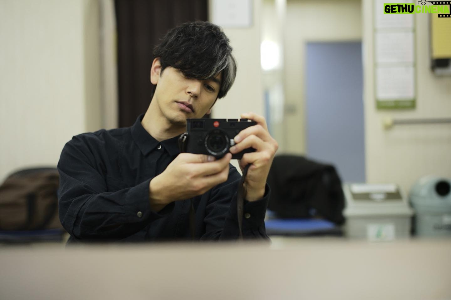 Satoshi Tsumabuki - 42.3K Likes - 2022年。
後厄と思えないくらい幸せなことがいっぱいだった。
そんな日々に感謝。
皆様、良いお年を!
#後厄バイバイ
#やはり私は現場が大好きです
#getready1月8日スタート
2022… It was a year after what’s known in Japan as an “unlucky year”. However, it was filled with so many happy memories. I appreciate every single day.
I wish everyone a very Happy New Year!!
#byebyetounluckyyear
#itrulylovefilmmaking
#getreadyjan8onair