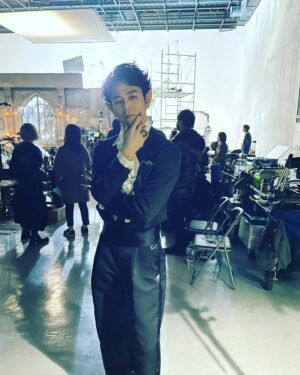 Satoshi Tsumabuki Instagram - この度、夜マック店長に就任することになりました

夜マック

皆さん、よろしくお願いします

#夜マック店長
#マクドナルド 
#ドラキュラ
#メイク時間3時間半
#付け爪はトイレが大変
#とっても豪華な誕生日ケーキありがとうございました！