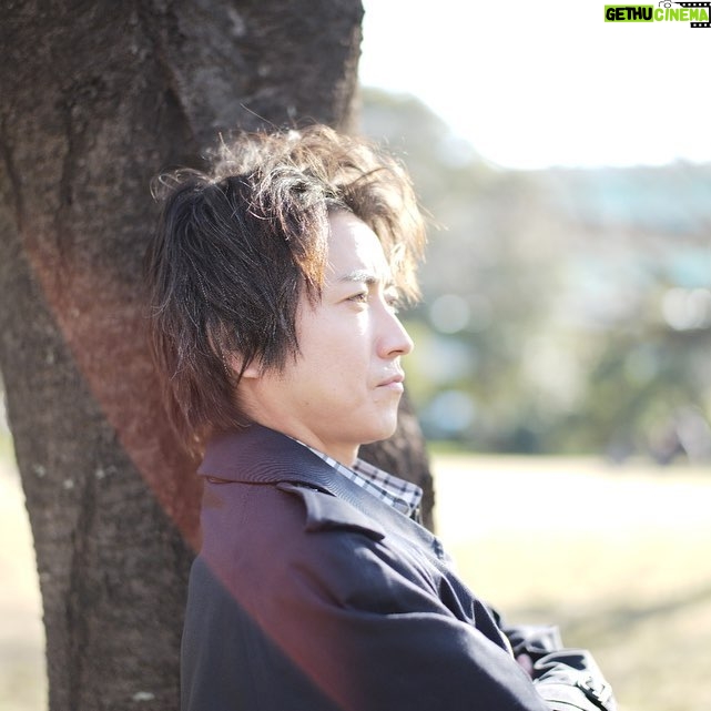Satoshi Tsumabuki - 41.9K Likes - 本日も撮影順調
年は下だけど、実は先輩
As always, today’s filming went well!
Though younger, acting mentor.
#藤原竜也
#tatsuyafujiwara
#笑顔がよく似合う
#getready