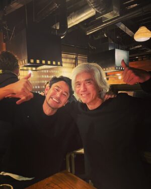 Satoshi Tsumabuki Instagram - #2023 

2023年も全ての出逢いに感謝

皆さん良いお年を🙋🏻‍♂️

I'm grateful for all the wonderful encounters.

Wish you and your family the best for 2024!

#最後に浩市さんに会えてよかった
#佐藤浩市