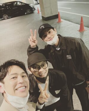 Satoshi Tsumabuki Instagram - 初めてのボクシング観戦

村田選手、素晴らしかった

魂を感じた

最高の試合だったなぁ

#ボクシング大好き三兄弟
#高良健吾
#窪田正孝
#村田諒太 
#ゴロフキン