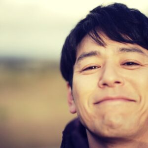 Satoshi Tsumabuki Instagram - #誕生日

43歳になりました。今年はいろんな国に行ったなぁ。素晴らしい出逢いの数々に感謝。チャンスはそこらじゅうに転がってる。それを形にできるかは自分次第。挑戦は死ぬまでできる唯一のこと。43歳も精一杯楽しみたい。

それはそうと、どうやら今が俳優25周年のようです。誰か祝って！

#両親に感謝！
#そんな私は今40肩です
#瑛太おめー

I turned 43 years old today.  I've visited so many countries this year.  I appreciate all the wonderful encounters along the way.  Opportunities are endless.  It's only up to me to make these things happen.  Challenging what’s ahead is the only thing I can continue to do until I die, so I want to enjoy this 43rd birthday as much as I can.

By the way, it also means that I am now celebrating my 25th anniversary as an actor.  Please celebrate this with me as well!

#lovemymomanddad
#Ihavea40yearoldshoulderachenow
#HappybirthdayEita
