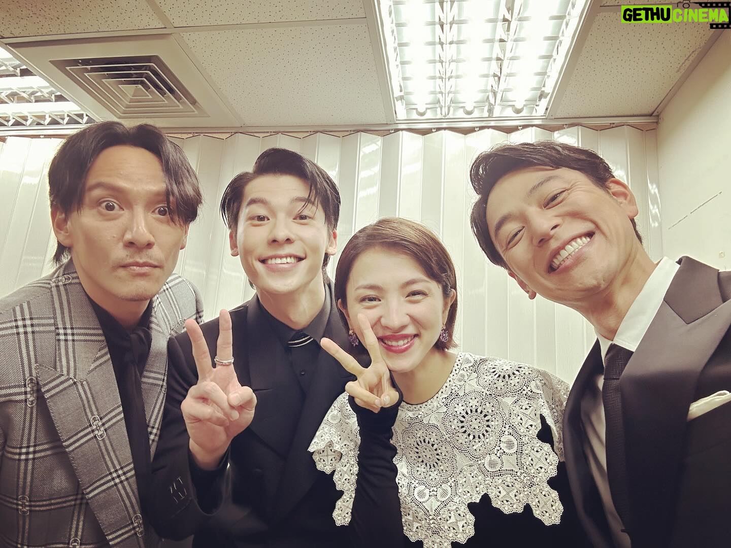 Satoshi Tsumabuki - 53K Likes - #goldenhorse
台湾の映画界って、みんな家族みたいでとっても温かい
席に座ってたら、みんな会いに来てくれて本当に嬉しかった
ありがとう、台湾!
また会いましょう!
Everyone in the Taiwanese Film Industry is like family to me, which kept me so warm!
As I was just sitting in my seat, many people came up to greet me.
Thank you Taiwan!!
See you again soon!!
#張震
#満島ひかり
#許光漢
#李安
#李屏賓
#劉冠廷
#林柏宏
#朱軒洋
#吳慷仁
#柯震東
#李康生
#宗芸樺
#邵雨薇