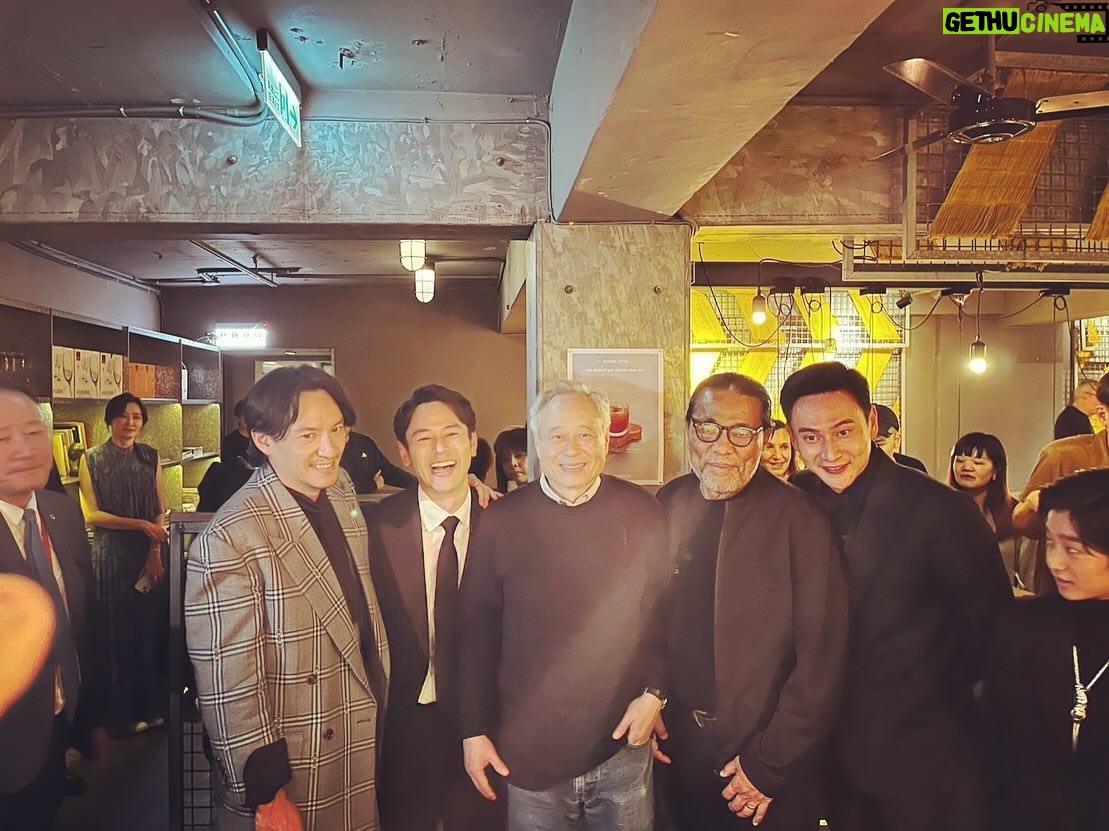 Satoshi Tsumabuki - 53K Likes - #goldenhorse
台湾の映画界って、みんな家族みたいでとっても温かい
席に座ってたら、みんな会いに来てくれて本当に嬉しかった
ありがとう、台湾!
また会いましょう!
Everyone in the Taiwanese Film Industry is like family to me, which kept me so warm!
As I was just sitting in my seat, many people came up to greet me.
Thank you Taiwan!!
See you again soon!!
#張震
#満島ひかり
#許光漢
#李安
#李屏賓
#劉冠廷
#林柏宏
#朱軒洋
#吳慷仁
#柯震東
#李康生
#宗芸樺
#邵雨薇