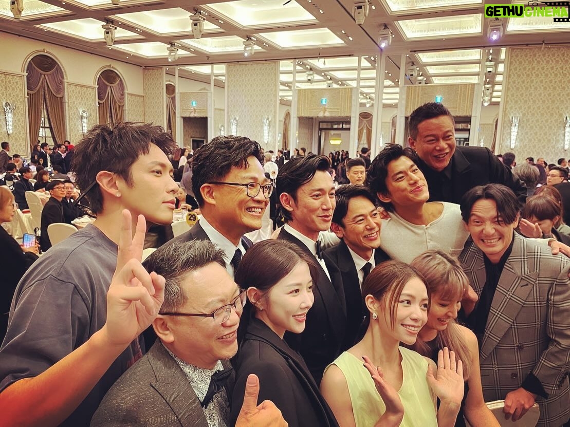 Satoshi Tsumabuki - 53K Likes - #goldenhorse
台湾の映画界って、みんな家族みたいでとっても温かい
席に座ってたら、みんな会いに来てくれて本当に嬉しかった
ありがとう、台湾!
また会いましょう!
Everyone in the Taiwanese Film Industry is like family to me, which kept me so warm!
As I was just sitting in my seat, many people came up to greet me.
Thank you Taiwan!!
See you again soon!!
#張震
#満島ひかり
#許光漢
#李安
#李屏賓
#劉冠廷
#林柏宏
#朱軒洋
#吳慷仁
#柯震東
#李康生
#宗芸樺
#邵雨薇