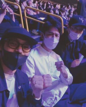 Satoshi Tsumabuki Instagram - 初めてのボクシング観戦

村田選手、素晴らしかった

魂を感じた

最高の試合だったなぁ

#ボクシング大好き三兄弟
#高良健吾
#窪田正孝
#村田諒太 
#ゴロフキン