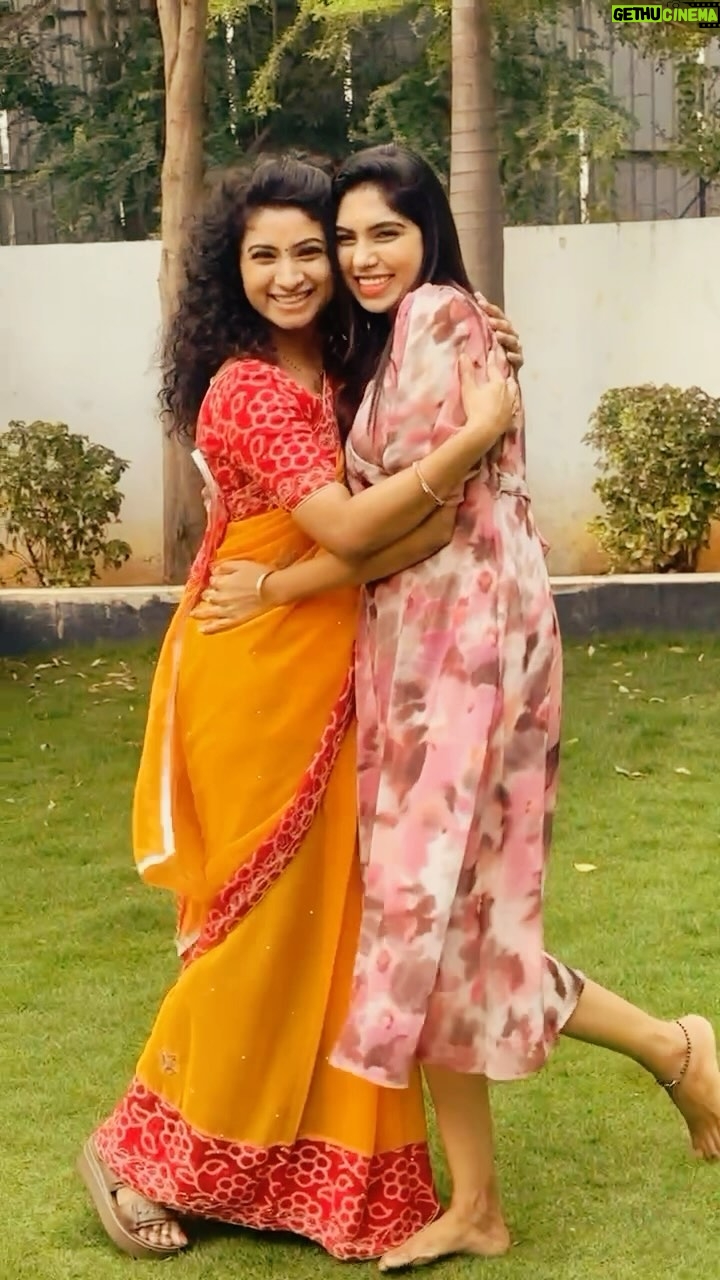 Satya sri - 13K Likes - Very 1st reel with this smiley queen,
bestie @vishnupriyaaofficial ❤️😘
#bestfrndsforever❤️ #réel
#satyasri #vishnupriya #réel #firends #instagood #dance #bepositive #behappy #satyasrifanforever #sidishnu