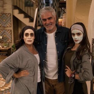 Saúl Lisazo Instagram - A ver si reconocen a estas dos locas!😂😂