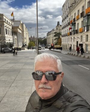 Saúl Lisazo Instagram - Paseando por Madrid!