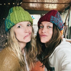 Savannah Welch Instagram - Sep'rated at birf. Coziest hats by my girl @apharmakis. 💞

#soulsis #dreamgirlmaterial #scorpiorising #bestbud