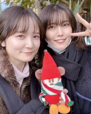 Sayaka Senbongi Instagram - メリクリ〜🎄

クリスマスの時期にディズニーに行けたよ〜！
わちに感謝！
グリハーが懐かしい🥲
3人でまたご飯行きたいねって話をしているから行ったら共有しますね😉

昨日、今日が仕事だった人も、お休みだった人も、何事もなく過ごせてたらそれでオッケー👌
楽しい日々だったらちょっとラッキー精神で年末まで頑張って走り抜こう〜

風邪に気をつけてねぇ〜