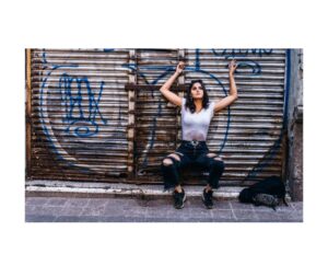 Scarlet Dergal Instagram - Y cuando no te encontré, ella me sostuvo.
.
.
.
“Contando historias, vistiendo cuerpos”
📸@rads_photography