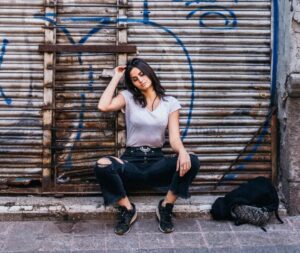 Scarlet Dergal Instagram - Y cuando no te encontré, ella me sostuvo.
.
.
.
“Contando historias, vistiendo cuerpos”
📸@rads_photography