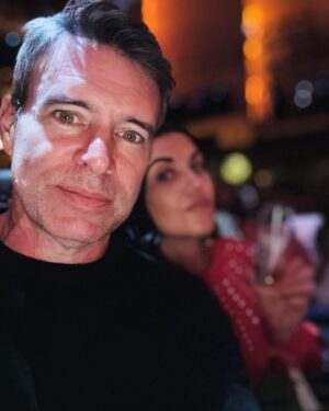 Scott Foley Instagram - 2 families, 1 amazing holiday outing!  If you’re in NYC and get the chance, go to @radiocitymusichall and see the @therockettes Christmas Spectacular. It has become an annual tradition for our family and we were so excited to share it with one of @themeanchick oldest friends @michellelee010911 and her family. And to top it off, true indulgence at @blacktapnyc.  Between the burger and that HUGE milkshake our nights were made!