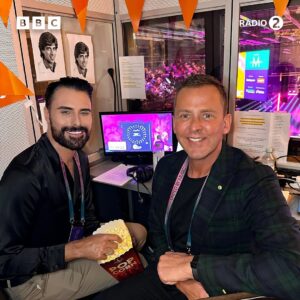 Scott Mills Instagram - We’re ready for the #Eurovision2024 final 🍿

Listen along with us live! @bbcsounds 
#eurovision