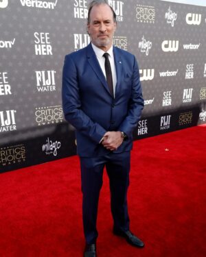 Scott Patterson Instagram - On the Critics Choice Awards 2024 red carpet. 📸 Getty Images 
@criticschoice @thecw @scottgordonpatterson @sullivanscrossing_cw