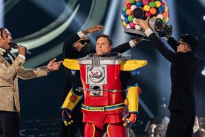 Scott Porter Instagram - Really hard to put into words what being under the #Gumball Mask meant to me…even harder now that, after keeping this secret for months, it’s out in the world! It’s so crazy to know people are watching and NOT be able to tell anyone that it’s you!! 

It was such an honor, such a joy, and such an incredible journey for me this season on @maskedsingerfox. It was never about winning to me, it was about performing, it was about that unmatchable feeling you can only get up on that stage. It was about finding this part of myself again and being able to share something with those I love. And I felt so supported the whole way by my wife and family, the show, the judges, the amazing #TeamGumball behind the scenes, and all of you that watched!!!

I didn’t want it to end, I wanted to battle as long as I could and sing every single note they would let me sing…and by getting to the finale I did just that! 

8 Songs! 2 Smackdowns! 2 Battle Royals!!! 12 performances in 7 episodes…is that a record?…and I loved every second of it. 

Thank you everyone! From the bottom of my heart.

And I hope y’all don’t mind…but I’m gonna be posting pics of this thing for some time to come! No way I spent this much time as #GumballMask and kept this a secret for 8 months to just do it in one post.

Much love y’all! More to come…

#TheMaskedSinger