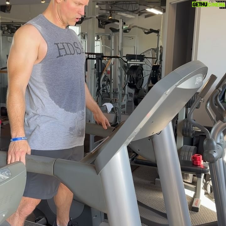 Scott Porter - 6K Likes - Last day of #HuntingtonsDisease awareness month.
Couldn’t make it to the National Convention for @hdsanational or the Hope Walks because of work, but I made sure I gave my all in honor of it and solidarity with it.
Please go to HDSA.org to follow along with the convention and all the news coming out of Spokane OR to join the fight against HD.