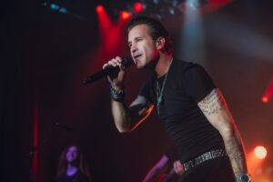 Scott Stapp Instagram - @goldennuggetlc 🔥🔥🔥 So full of gratitude for the love and energy last night🙏🏻 #rock #livemusic #passion #message #love #energy 
📷 @thechadcooper