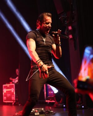 Scott Stapp Instagram - @chsmusichall Thank you for⚡️#electric ⚡️ evening last night🙏🏻 #higherpower #livemusic #rocknroll #energy #vibes #memories 
📷 @badjonphoto