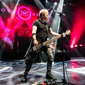 Scott Stapp Instagram - @beaurivage_official It was a spiritual experience🙏🏻 Energy was⚡️#biloximississippi #higherpower #rockandroll #live #music #energy #spirit #fire #newmusic 
📷 @charles_dye_photography