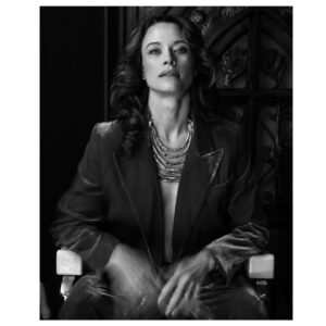 Scottie Thompson Instagram - Been contemplating sovereignty within self a lot lately. What it implies as a value by which to live. I’m super into the word. It implies so many aspects that appeal to me. So here’s me on a throne almost as bizarre and wonderful as the realm in which I exist in my mind and otherwise. The challenge is in getting comfortable in that state. And sitting is not yet my forte.
•
•
•
📸 @ulikula 
MU Hair @melissawonder_ 
@pasadenaantiquewarehouse