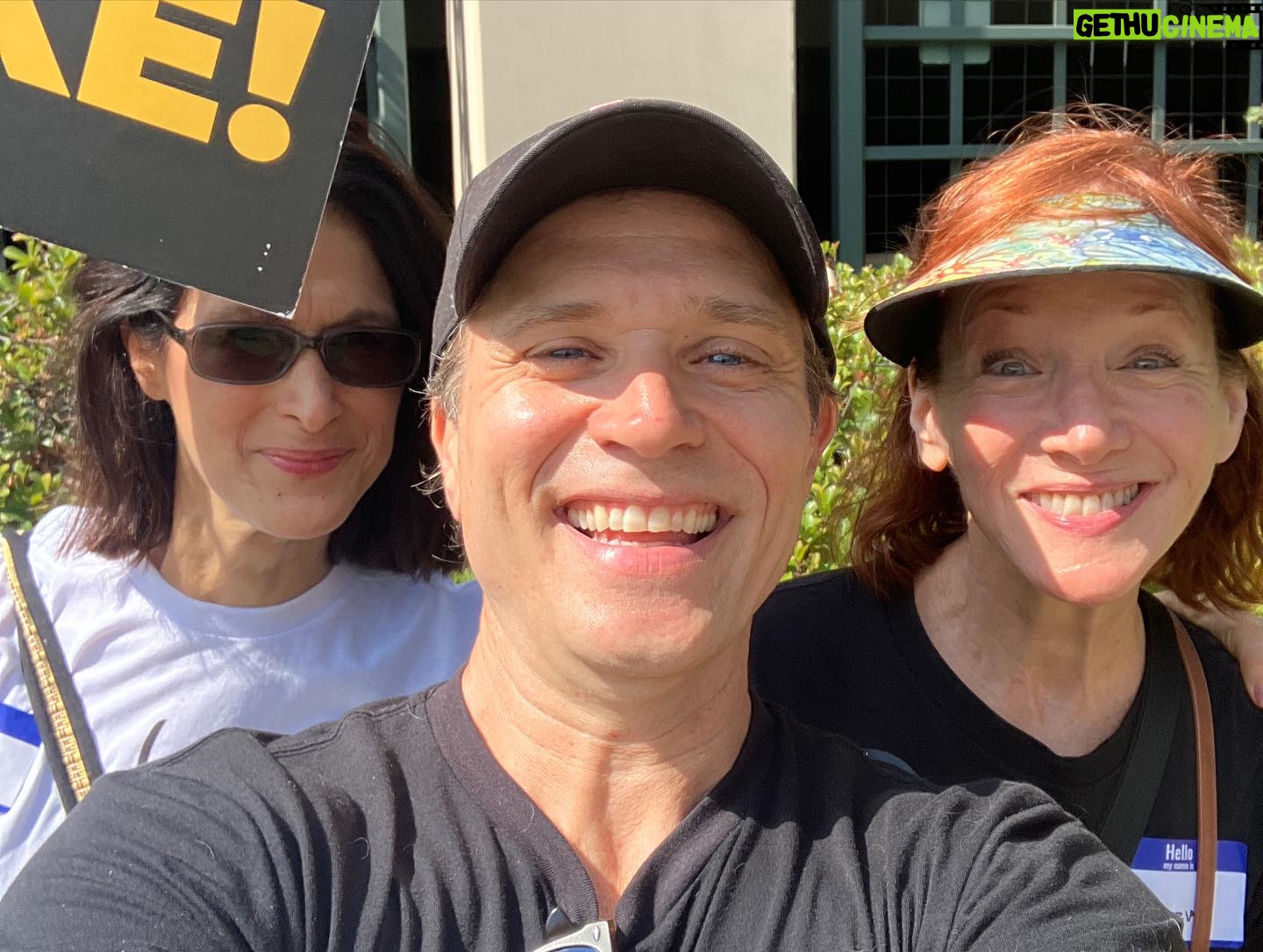 Seamus Dever - 1.8K Likes - Warners today with a bunch of old friends like @sebastianroche @fredriksewell @thealiciahannah @cynthiagravinesebrown @tomobriencoach @vichoffmanla @cleverdeverwherever. We really need as many actors out there on the lines as possible until we settle this thing. So spread the word friends. It’s a little thin out there without our blue shirt buddies.
