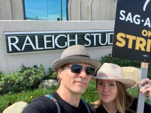 Seamus Dever Instagram - Another day on the lines yesterday. New friends and old friends and feeling a good energy like this is going somewhere. And a lot of puppets. #sagaftrastrike #wgastrike