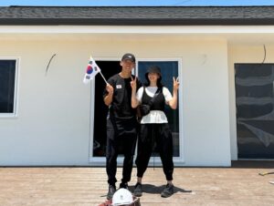 Sean Instagram - ❤️🏠
부부는 같은 곳을 바라보며 살아가는거

션과 함께하는 독립유공자 후손을 위한 희망의 집 짓기
정읍 14호집

‘누군가는 해야 할 일이기에’

그런대 혜영이 집짓는거 왜 이렇게 잘 하지?😁
⠀
#잘될거야대한민국 #815런 #2024_815런 
#한국해비타트