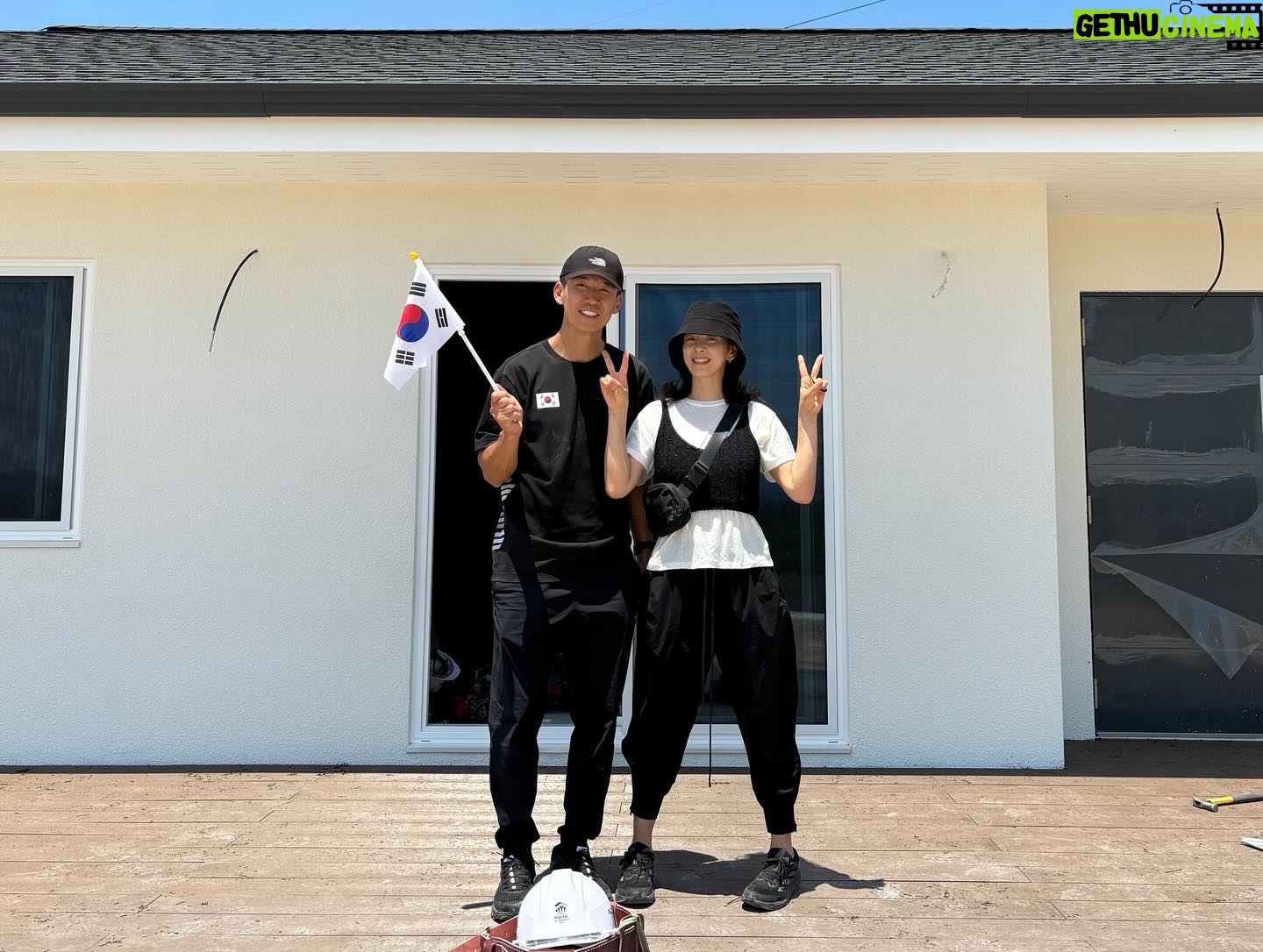 Sean - 11K Likes - ❤️🏠
부부는 같은 곳을 바라보며 살아가는거
션과 함께하는 독립유공자 후손을 위한 희망의 집 짓기
정읍 14호집
‘누군가는 해야 할 일이기에’
그런대 혜영이 집짓는거 왜 이렇게 잘 하지?😁
⠀
#잘될거야대한민국 #815런 #2024_815런
#한국해비타트