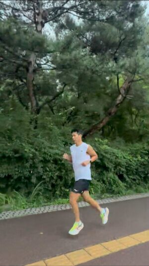 Sean Instagram - ⛰️
@0923mara 권은주 감독님!
남산에서 4:30으로 뛰는게 맞는건가요?