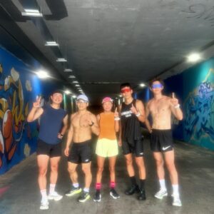 Sean Instagram - 🇰🇷815헌 연습
8.15km X 3 
24.45km
이영표선수,정지현선수,배우 이시우와 함께
한강 뛰다가 반가운 얼굴 @0923mara  권운주 감독님을 만나서 합류시켜서 그룹 런으로 신나게 달렸다!

우리는 선한 마음을 가지고 건강한 삶을 위해 런한다
#UNKNOWNCREW #언노운크루