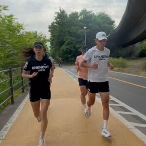 Sean Instagram - 🏃‍♂️
한시간 하나님 이야기 하며 러닝
이러다가 천국까지 달려가겠는걸
지금 우리는 예배중
모든 것이 ‘은혜’