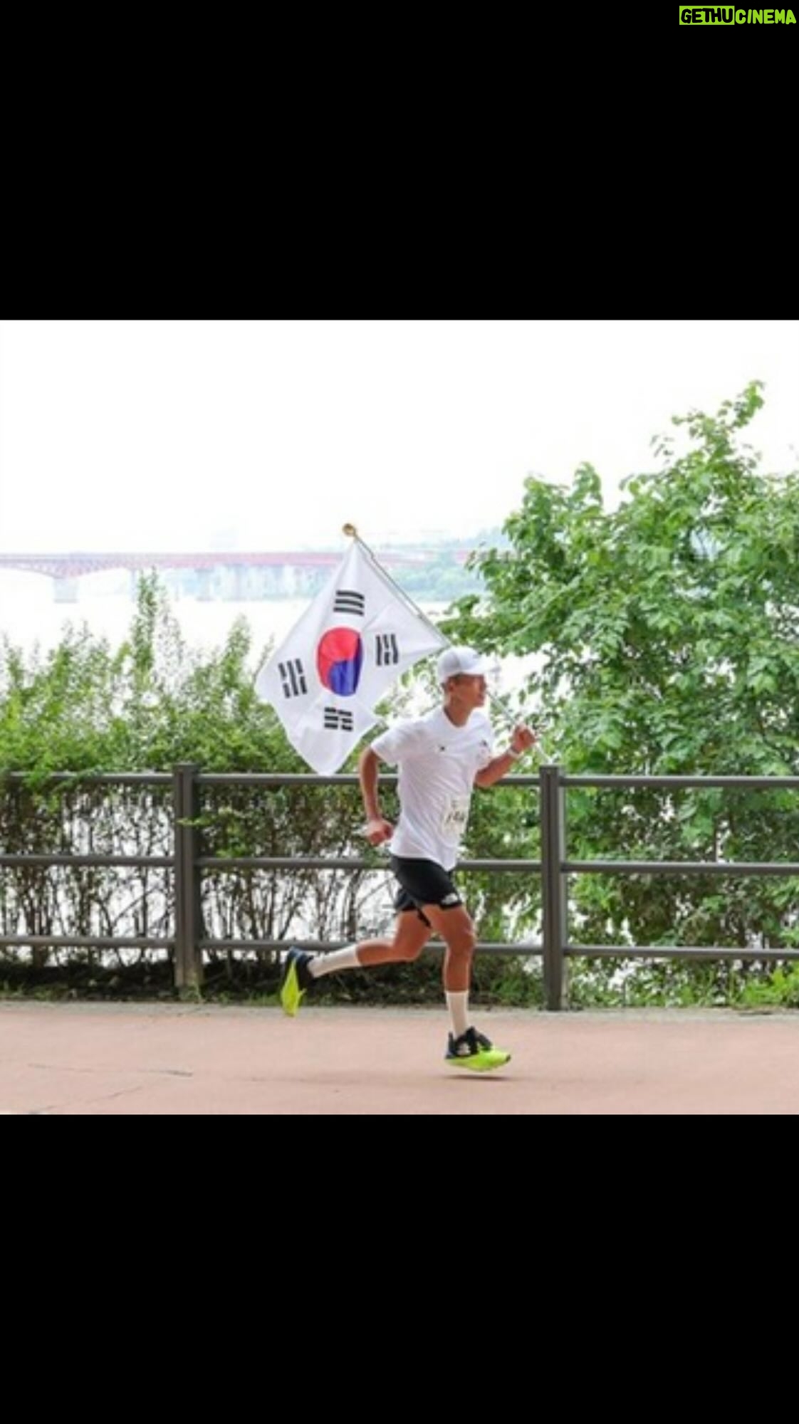Sean - 5.8K Likes - 🇰🇷잘 될거야, 대한민국!
2024 815런 모집 시작했습니다.
저는 광복절에 5번째 81.5km 감사 편지를 쓰려합니다.
독립유공자 후손분들을 위한 100호의 집이 지어질때까지 저는 달립니다.
‘누군가는 해야 할 일이기에’
신청 링크는 프로필에 있습니다.
#2024_815런 #815런 #잘될거야대한민국 #고맙습니다잊지않겠습니다 #한국해비타트 #션 #HabitatForHumanity