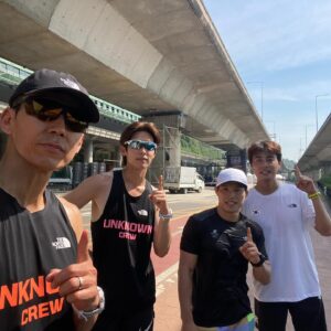 Sean Instagram - 🇰🇷815런 연습
8.15km  페이스 5:06/km
광복절에 이렇게 10번 뛰면 되는거죠?
그러면 81.5km 6시간56분20초에 완주네😅

오늘 함께한 러닝 메이트
@hojune0330 장호준 육상선슈
@lee__s.woo 배우 이시우
@jung_jihyun83 정지현 레슬링 굼메달리스트
우리는 선한 마음을 가지고 건강한 삶을 위해 런한다
#UNKNOWNCREW #언노운크루

#2024_815런 #잘될거야대한민국 #고맙습니다잊지않겠습니다
#한국해비타트 #션 #HabitatForHumanity
