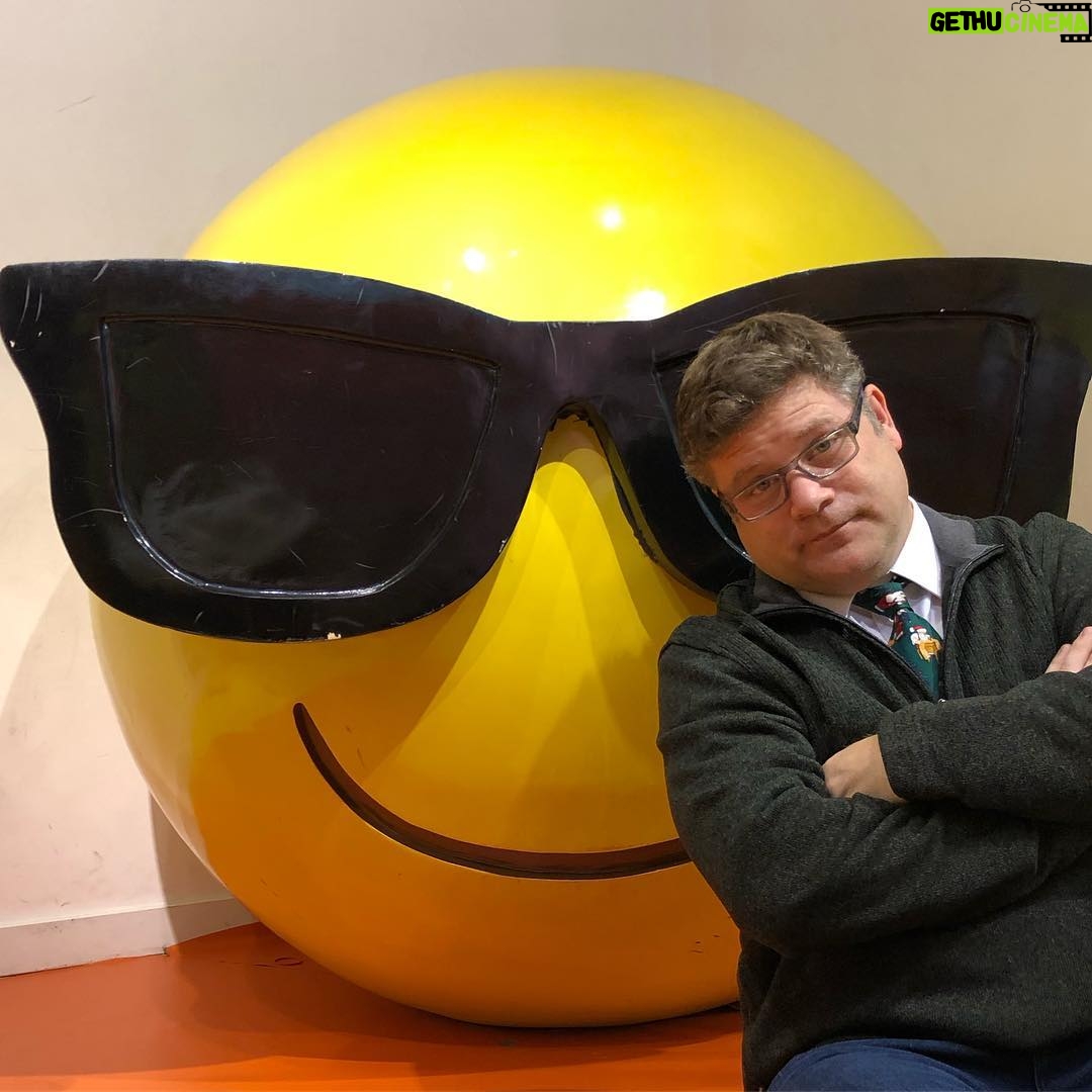 Sean Astin - 17.9K Likes - Want me to send you a personalized Happy New Year Video Message??? LINK IS IN BIO.
cameo.com/seanastin #cameo