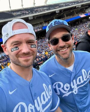 Sean Evans Instagram - Hey, look at us @bigslickkc