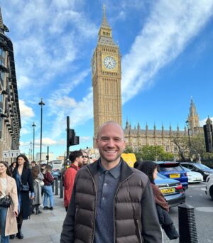 Sean Evans Instagram - Big ole clock, innit