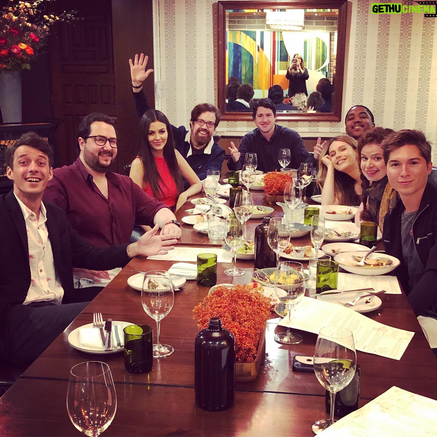 Sean Flynn - 39K Likes - Was great catching up. We missed you Jamie Lynn! @erinzariah @paulbutcher @victoriajustice @chrismasseytmb @danwarp @jacksalvs @abbywilde @mattunderwood